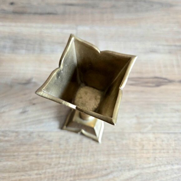 Vintage solid brass candleholder with etched design. Saudi Arabia. - Picture 9 of 9